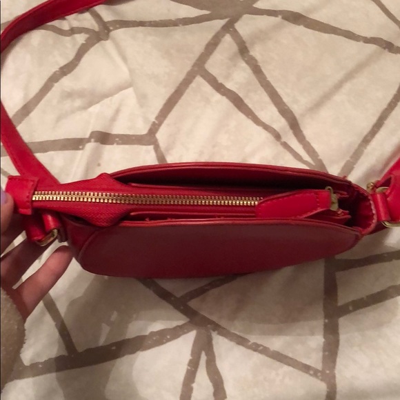 Red LOVE Crossbody Purse❤️ - Picture 4 of 5